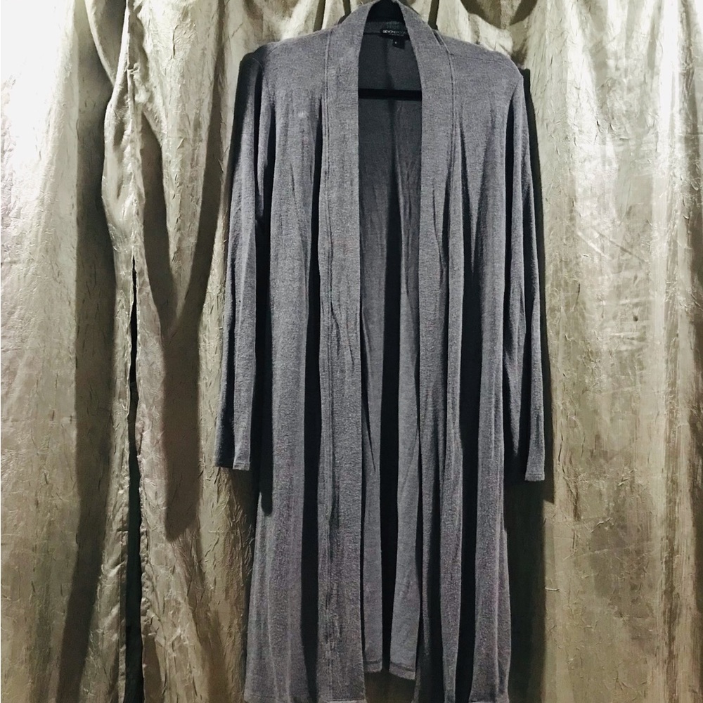 Beyond Yoga sz Small long & soft cardigan
